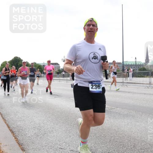 29.06.2025 - hella hamburg halbmarathon Lena Gebhardt http://msf.ph/oto/8425042 29.06.2025 10:43:20 Lombardsbrücke 5610, 7872, 2361, 1149, 1155, 1400, 1467, 1788, 1816, 1878, 2103, 2158, 2267, 2361, 2450, 2509, 2971, 3074, 3238, 3329, 3378, 3390, 3518, 3638, 3764, 4056, 4177, 4302, 4367, 4680, 5067, 5214, 5268, 5370, 5610, 5720, 5755, 5967, 6012, 6096, 6226, 6440, 6931, 7043, 7197, 7461, 7872, 7926, 8135, 8184, 8233, 8408, 8435, 8504, 8795, 8991, 9072, 9304, 9378, 9639, 9641, 9644, 9831, 9976, 10008, 10083, 10180, 10200, 10202, 13049 meine-sportfotos.de
