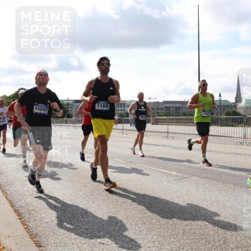 29.06.2025 - hella hamburg halbmarathon Lena Gebhardt http://msf.ph/oto/8425058 29.06.2025 09:52:28 Lombardsbrücke 17391, 14257, 3852, 743, 15247, 1169, 1057, 1139, 1169, 1220, 1353, 1415, 1468, 1512, 1604, 1613, 1631, 1763, 2189, 3109, 3124, 3305, 3618, 3697, 3852, 4497, 4565, 4871, 4915, 5007, 5011, 5047, 5231, 5336, 5477, 5690, 5987, 6373, 6550, 6705, 6711, 7067, 7185, 7191, 7432, 7451, 7710, 7865, 7961, 8564, 8852, 9348, 9444, 9547, 9659, 10493, 10741, 10796, 10978, 11062, 11495, 11679, 11779, 11821, 12046, 12438, 12772, 13403, 13614, 13728, 14257 meine-sportfotos.de