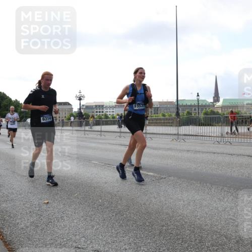 29.06.2025 - hella hamburg halbmarathon Lena Gebhardt http://msf.ph/oto/8425107 29.06.2025 10:06:25 Lombardsbrücke 17885, 6314, 5537, 1245, 1448, 1766, 1842, 3062, 4169, 4542, 4666, 4868, 5431, 5807, 5951, 6014, 6314, 6664, 7138, 7741, 8051, 8290, 8316, 9361, 9560, 10214, 10297, 10736, 10781, 10886, 12371, 13042, 13054, 13475, 13481, 13863, 14369, 14607, 14987, 15113, 15145, 15229, 15377, 15462, 15537, 15766, 15772, 15858, 16441, 16687, 16933, 17059, 17239, 17746, 18042, 18575, 18577, 18652, 18768, 18828, 18857, 18910, 18913, 18966 meine-sportfotos.de