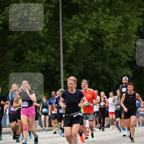 29.06.2025 - hella hamburg halbmarathon Dr. Thomas Lammeyer http://msf.ph/oto/8425111 29.06.2025 10:49:54 Kennedybrücke 1085, 1774, 2550, 2664, 2779, 2846, 2954, 3357, 3377, 3570, 3879, 3993, 4275, 4820, 5099, 5108, 5190, 5339, 5703, 5949, 6763, 7699, 7859, 7912, 8272, 8594, 9536, 10562, 10727, 11119, 11332 meine-sportfotos.de