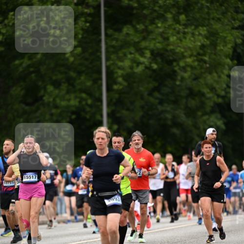 29.06.2025 - hella hamburg halbmarathon Dr. Thomas Lammeyer http://msf.ph/oto/8425123 29.06.2025 10:49:54 Kennedybrücke 1085, 1774, 2550, 2664, 2779, 2846, 2954, 3357, 3377, 3570, 3879, 3993, 4275, 4820, 5099, 5108, 5190, 5339, 5703, 5949, 6763, 7699, 7859, 7912, 8272, 8594, 9536, 10562, 10727, 11119, 11332 meine-sportfotos.de