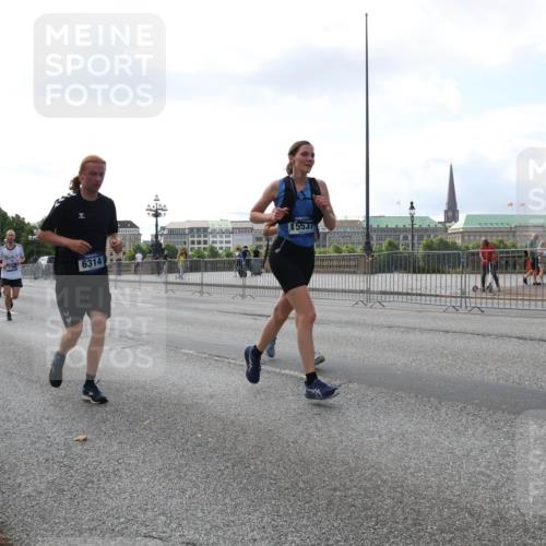 29.06.2025 - hella hamburg halbmarathon Lena Gebhardt http://msf.ph/oto/8425129 29.06.2025 10:06:25 Lombardsbrücke 42, 17885, 15537, 6314, 1245, 1448, 1766, 1842, 3062, 4169, 4542, 4666, 4868, 5431, 5807, 5951, 6014, 6314, 6664, 7138, 7741, 8051, 8290, 8316, 9361, 9560, 10214, 10297, 10736, 10781, 10886, 12371, 13042, 13054, 13475, 13481, 13863, 14369, 14607, 14987, 15113, 15145, 15229, 15377, 15462, 15537, 15766, 15772, 15858, 16441, 16687, 16933, 17059, 17239, 17746, 18042, 18575, 18577, 18652, 18768, 18828, 18857, 18910, 18913, 18966 meine-sportfotos.de