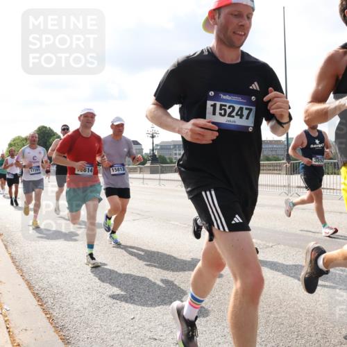 29.06.2025 - hella hamburg halbmarathon Lena Gebhardt http://msf.ph/oto/8425130 29.06.2025 09:52:29 Lombardsbrücke 17391, 614, 15813, 15247, 3852, 1169, 98888, 1057, 1139, 1169, 1220, 1415, 1468, 1512, 1604, 1613, 1631, 1763, 2189, 3109, 3124, 3305, 3618, 3697, 3852, 4497, 4565, 4871, 4915, 5007, 5011, 5047, 5231, 5336, 5477, 5690, 6373, 6550, 6705, 6711, 7067, 7191, 7432, 7451, 7710, 7843, 7865, 7961, 8564, 8852, 9348, 9444, 9547, 9659, 10493, 10741, 10796, 10978, 11062, 11495, 11679, 11779, 11821, 12046, 12438, 12772, 13403, 13614, 13728, 14257 meine-sportfotos.de