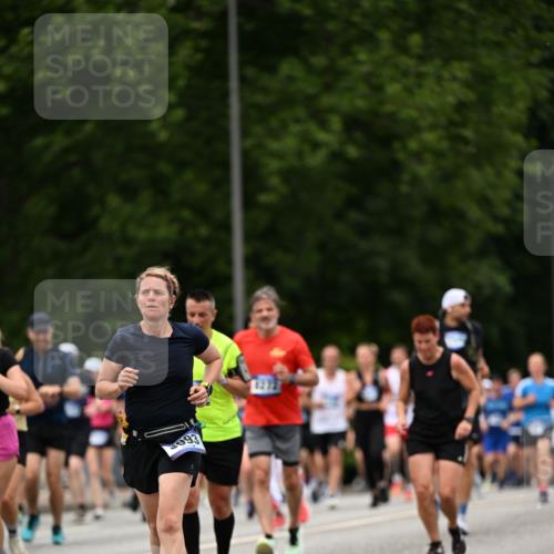 29.06.2025 - hella hamburg halbmarathon Dr. Thomas Lammeyer http://msf.ph/oto/8425159 29.06.2025 10:49:55 Kennedybrücke 1085, 1774, 2550, 2657, 2664, 2779, 2846, 2954, 3357, 3377, 3570, 3879, 3993, 4119, 4275, 4820, 5099, 5108, 5190, 5339, 5703, 5949, 6763, 7699, 7859, 7912, 8272, 8594, 9536, 10562, 10727, 11119, 11332 meine-sportfotos.de