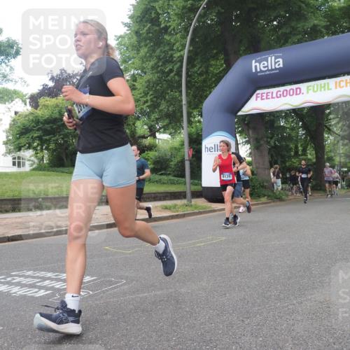 29.06.2025 - hella hamburg halbmarathon KatJ http://msf.ph/oto/8425180 29.06.2025 10:39:13 Zwischen KM18-KM19 1098, 2397, 2636, 2818, 4967, 6286, 8139 meine-sportfotos.de