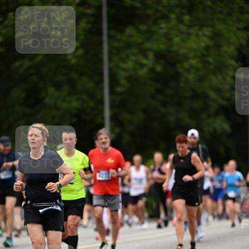 29.06.2025 - hella hamburg halbmarathon Dr. Thomas Lammeyer http://msf.ph/oto/8425185 29.06.2025 10:49:56 Kennedybrücke 1085, 1774, 2550, 2657, 2664, 2779, 2846, 2954, 3357, 3377, 3879, 3993, 4119, 4820, 5099, 5108, 5190, 5339, 5703, 5949, 6763, 7699, 7859, 7912, 8272, 8594, 9536, 10562, 10727, 11119, 11332 meine-sportfotos.de
