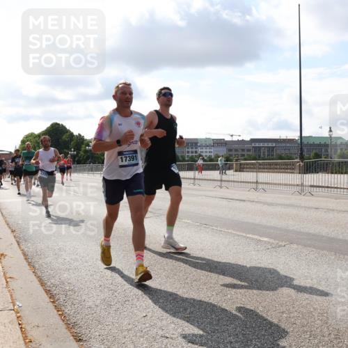 29.06.2025 - hella hamburg halbmarathon Lena Gebhardt http://msf.ph/oto/8425248 29.06.2025 09:52:30 Lombardsbrücke 1779, 17391, 1057, 1139, 1169, 1220, 1415, 1468, 1512, 1604, 1613, 1631, 1763, 2189, 3109, 3124, 3305, 3618, 3852, 4497, 4565, 4871, 4915, 5007, 5011, 5231, 5336, 5477, 5690, 6373, 6550, 6711, 7067, 7191, 7432, 7451, 7710, 7843, 7865, 7961, 8564, 8852, 9348, 9444, 9547, 9659, 10493, 10741, 10796, 10978, 11062, 11495, 11679, 11779, 11821, 12046, 12438, 12772, 13403, 13614, 13728, 14257 meine-sportfotos.de