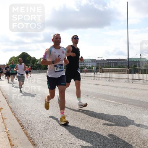 29.06.2025 - hella hamburg halbmarathon Lena Gebhardt http://msf.ph/oto/8425261 29.06.2025 09:52:30 Lombardsbrücke 1779, 17391, 1057, 1139, 1169, 1220, 1415, 1468, 1512, 1604, 1613, 1631, 1763, 2189, 3109, 3124, 3305, 3618, 3852, 4497, 4565, 4871, 4915, 5007, 5011, 5231, 5336, 5477, 5690, 6373, 6550, 6711, 7067, 7191, 7432, 7451, 7710, 7843, 7865, 7961, 8564, 8852, 9348, 9444, 9547, 9659, 10493, 10741, 10796, 10978, 11062, 11495, 11679, 11779, 11821, 12046, 12438, 12772, 13403, 13614, 13728, 14257 meine-sportfotos.de