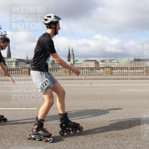 29.06.2025 - hella hamburg halbmarathon Lena Gebhardt http://msf.ph/oto/8425291 29.06.2025 08:58:46 Lombardsbrücke 220, 221 meine-sportfotos.de