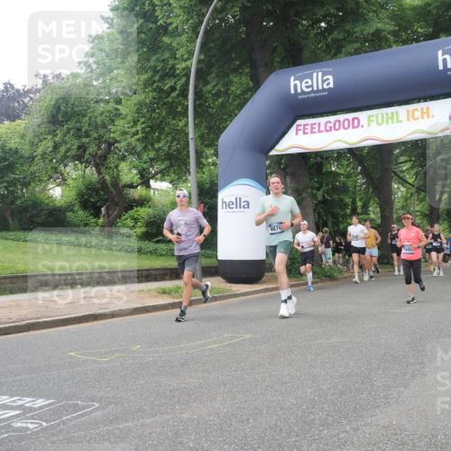 29.06.2025 - hella hamburg halbmarathon KatJ http://msf.ph/oto/8425307 29.06.2025 10:39:19 Zwischen KM18-KM19 1098, 7409, 8139 meine-sportfotos.de