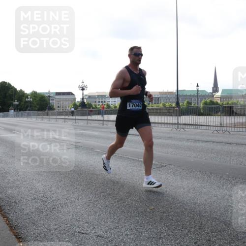29.06.2025 - hella hamburg halbmarathon Lena Gebhardt http://msf.ph/oto/8425310 29.06.2025 09:43:43 Lombardsbrücke 17040, 1271, 2075, 2180, 2203, 2483, 3189, 3379, 6090, 7380, 8318, 8376, 9565, 9767, 9804, 10351, 10867, 11150, 13374, 13941, 14757, 15023, 15136, 15483, 15671, 17040, 17893, 18328, 18693, 18695, 18763, 18832, 18989 meine-sportfotos.de