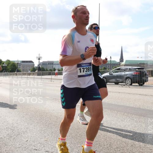 29.06.2025 - hella hamburg halbmarathon Lena Gebhardt http://msf.ph/oto/8425323 29.06.2025 09:52:30 Lombardsbrücke 12365, 11779, 17391, 1057, 1139, 1169, 1220, 1415, 1468, 1512, 1604, 1613, 1631, 1763, 2189, 3109, 3124, 3305, 3618, 3852, 4497, 4565, 4871, 4915, 5007, 5011, 5231, 5336, 5477, 5690, 6373, 6550, 6711, 7067, 7191, 7432, 7451, 7710, 7843, 7865, 7961, 8564, 8852, 9348, 9444, 9547, 9659, 10493, 10741, 10796, 10978, 11062, 11495, 11679, 11779, 11821, 12046, 12438, 12772, 13403, 13614, 13728, 14257 meine-sportfotos.de