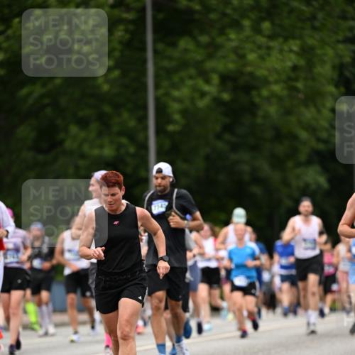 29.06.2025 - hella hamburg halbmarathon Dr. Thomas Lammeyer http://msf.ph/oto/8425333 29.06.2025 10:49:59 Kennedybrücke 1085, 1465, 1774, 2550, 2657, 2664, 2779, 2846, 2954, 2965, 3357, 3377, 3879, 3993, 4119, 4820, 5099, 5108, 5190, 5339, 5703, 5914, 6763, 7699, 7859, 7912, 8272, 8594, 9536, 10562, 10727, 11119, 11332 meine-sportfotos.de