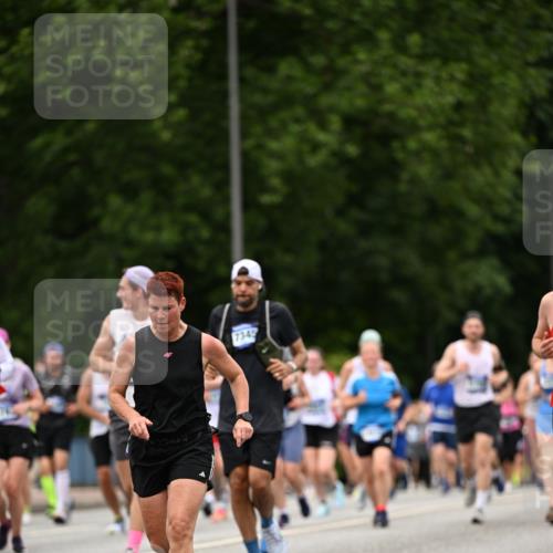 29.06.2025 - hella hamburg halbmarathon Dr. Thomas Lammeyer http://msf.ph/oto/8425344 29.06.2025 10:49:59 Kennedybrücke 1085, 1465, 1774, 2550, 2657, 2664, 2779, 2846, 2954, 2965, 3357, 3377, 3879, 3993, 4119, 4820, 5099, 5108, 5190, 5339, 5703, 5914, 6763, 7699, 7859, 7912, 8272, 8594, 9536, 10562, 10727, 11119, 11332 meine-sportfotos.de