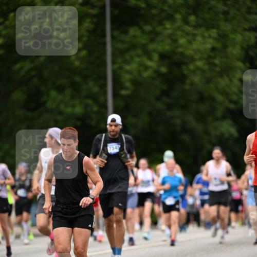 29.06.2025 - hella hamburg halbmarathon Dr. Thomas Lammeyer http://msf.ph/oto/8425353 29.06.2025 10:49:59 Kennedybrücke 1085, 1465, 1774, 2550, 2657, 2664, 2779, 2846, 2954, 2965, 3357, 3377, 3879, 3993, 4119, 4820, 5099, 5108, 5190, 5339, 5703, 5914, 6763, 7699, 7859, 7912, 8272, 8594, 9536, 10562, 10727, 11119, 11332 meine-sportfotos.de