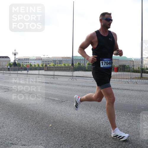 29.06.2025 - hella hamburg halbmarathon Lena Gebhardt http://msf.ph/oto/8425356 29.06.2025 09:43:43 Lombardsbrücke 17040, 1271, 2075, 2180, 2203, 2483, 3189, 3379, 6090, 7380, 8318, 8376, 9565, 9767, 9804, 10351, 10867, 11150, 13374, 13941, 14757, 15023, 15136, 15483, 15671, 17040, 17893, 18328, 18693, 18695, 18763, 18832, 18989 meine-sportfotos.de