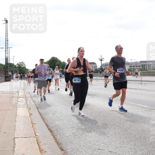 29.06.2025 - hella hamburg halbmarathon Lena Gebhardt http://msf.ph/oto/8425367 29.06.2025 10:43:22 Lombardsbrücke 997, 3638, 5610, 4302, 61, 1023, 1149, 1155, 1400, 1467, 1788, 1816, 1878, 2103, 2158, 2267, 2361, 2450, 2971, 3074, 3238, 3329, 3390, 3518, 3638, 3764, 4056, 4177, 4302, 4367, 4680, 4866, 5067, 5214, 5268, 5370, 5610, 5720, 5755, 5967, 6012, 6096, 6226, 6440, 6931, 7043, 7197, 7461, 7872, 7926, 8135, 8184, 8233, 8408, 8435, 8504, 8795, 8991, 9072, 9304, 9378, 9639, 9641, 9644, 9831, 9976, 10083, 10180, 10200, 10202, 13049 meine-sportfotos.de