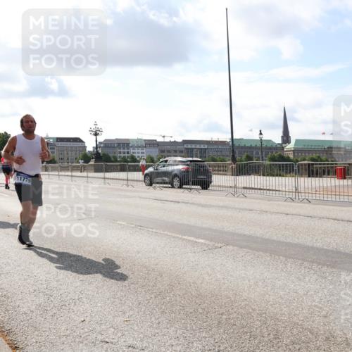 29.06.2025 - hella hamburg halbmarathon Lena Gebhardt http://msf.ph/oto/8425384 29.06.2025 09:52:31 Lombardsbrücke 12365, 11779, 1057, 1139, 1169, 1176, 1220, 1415, 1468, 1512, 1604, 1613, 1631, 1763, 2189, 3109, 3124, 3305, 3618, 3852, 4080, 4497, 4565, 4871, 4915, 5007, 5011, 5231, 5336, 5477, 5690, 6373, 6550, 6711, 7067, 7191, 7432, 7451, 7710, 7843, 7865, 7961, 8564, 8852, 9348, 9444, 9547, 9659, 10493, 10741, 10796, 11062, 11495, 11679, 11779, 11821, 12046, 12438, 12772, 13403, 13614, 13728, 14257 meine-sportfotos.de