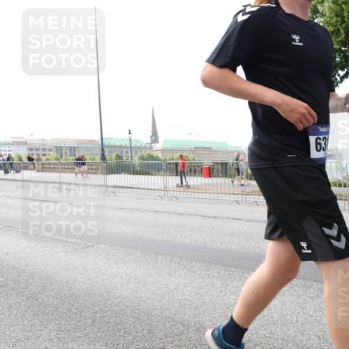 29.06.2025 - hella hamburg halbmarathon Lena Gebhardt http://msf.ph/oto/8425394 29.06.2025 10:06:26 Lombardsbrücke 1, 63, 1, 1245, 1766, 1842, 3062, 4542, 4666, 4868, 5431, 5807, 5951, 6014, 6314, 6664, 7138, 7741, 8051, 8290, 8316, 9361, 9560, 10214, 10297, 10736, 10781, 10886, 12371, 13042, 13054, 13475, 13481, 13863, 14369, 14607, 14987, 15113, 15145, 15229, 15377, 15462, 15537, 15766, 15772, 15858, 16441, 16687, 16933, 17059, 17239, 17746, 18042, 18381, 18575, 18577, 18652, 18768, 18828, 18857, 18910, 18913, 18966 meine-sportfotos.de