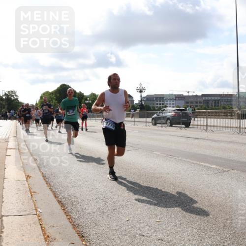29.06.2025 - hella hamburg halbmarathon Lena Gebhardt http://msf.ph/oto/8425417 29.06.2025 09:52:31 Lombardsbrücke 12365, 11779, 1057, 1139, 1169, 1176, 1220, 1415, 1468, 1512, 1604, 1613, 1631, 1763, 2189, 3109, 3124, 3305, 3618, 3852, 4080, 4497, 4565, 4871, 4915, 5007, 5011, 5231, 5336, 5477, 5690, 6373, 6550, 6711, 7067, 7191, 7432, 7451, 7710, 7843, 7865, 7961, 8564, 8852, 9348, 9444, 9547, 9659, 10493, 10741, 10796, 11062, 11495, 11679, 11779, 11821, 12046, 12438, 12772, 13403, 13614, 13728, 14257 meine-sportfotos.de