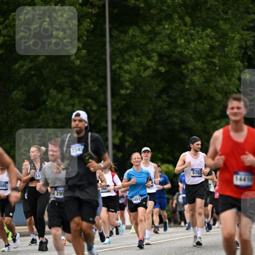 29.06.2025 - hella hamburg halbmarathon Dr. Thomas Lammeyer http://msf.ph/oto/8425430 29.06.2025 10:50:01 Kennedybrücke 1060, 1085, 1465, 2550, 2657, 2664, 2779, 2846, 2954, 2965, 3357, 3377, 3879, 3993, 4119, 4820, 5108, 5190, 5339, 5703, 5914, 6393, 6763, 6980, 7699, 7859, 7912, 8272, 8594, 9536, 10562, 10727, 11119, 11332 meine-sportfotos.de