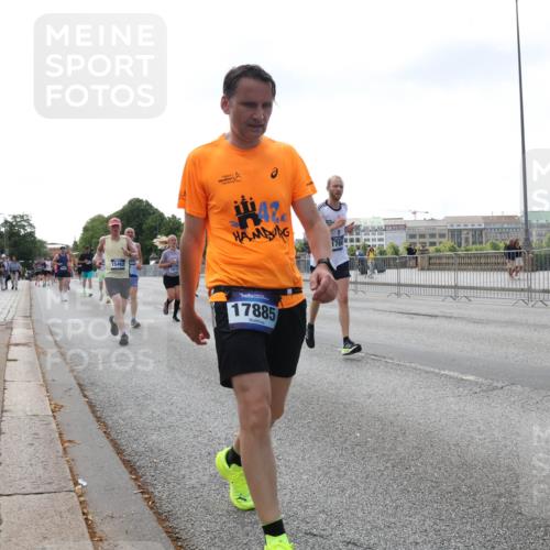 29.06.2025 - hella hamburg halbmarathon Lena Gebhardt http://msf.ph/oto/8425504 29.06.2025 10:06:27 Lombardsbrücke 15462, 17885, 1245, 1766, 3062, 4542, 4666, 4868, 5431, 5807, 5951, 6014, 6314, 6664, 7138, 7741, 8051, 8290, 8316, 9361, 9560, 10214, 10297, 10736, 10781, 10886, 12371, 13042, 13054, 13475, 13481, 13863, 14369, 14607, 14987, 15113, 15145, 15229, 15377, 15462, 15537, 15766, 15772, 15858, 16441, 16687, 16692, 16933, 17059, 17239, 17746, 18042, 18381, 18575, 18577, 18652, 18768, 18828, 18910, 18913, 18966 meine-sportfotos.de