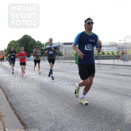 29.06.2025 - hella hamburg halbmarathon Lena Gebhardt http://msf.ph/oto/8425530 29.06.2025 09:43:48 Lombardsbrücke 2483, 3379, 115, 3189, 8376, 1271, 1953, 2075, 2180, 2203, 2483, 3189, 3379, 5308, 6090, 7380, 8318, 8376, 9804, 10222, 10351, 11150, 13383, 13941, 15023, 15136, 17040, 17893, 18763, 18832 meine-sportfotos.de