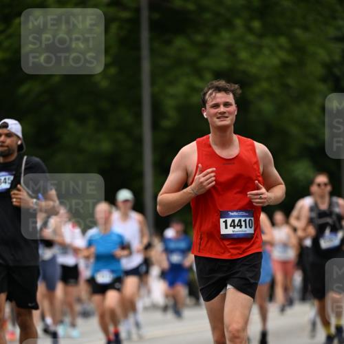29.06.2025 - hella hamburg halbmarathon Dr. Thomas Lammeyer http://msf.ph/oto/8425547 29.06.2025 10:50:03 Kennedybrücke 1060, 1085, 1465, 2550, 2657, 2664, 2846, 2954, 2965, 3357, 3377, 3879, 3993, 4102, 4119, 4820, 5108, 5190, 5339, 5703, 5914, 6393, 6763, 6980, 7699, 7912, 8272, 8594, 9536, 10562, 10727, 11119, 11332 meine-sportfotos.de