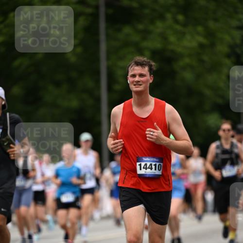 29.06.2025 - hella hamburg halbmarathon Dr. Thomas Lammeyer http://msf.ph/oto/8425561 29.06.2025 10:50:03 Kennedybrücke 1060, 1085, 1465, 2550, 2657, 2664, 2846, 2954, 2965, 3357, 3377, 3879, 3993, 4102, 4119, 4820, 5108, 5190, 5339, 5703, 5914, 6393, 6763, 6980, 7699, 7912, 8272, 8594, 9536, 10562, 10727, 11119, 11332 meine-sportfotos.de