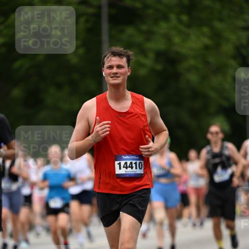 29.06.2025 - hella hamburg halbmarathon Dr. Thomas Lammeyer http://msf.ph/oto/8425586 29.06.2025 10:50:03 Kennedybrücke 1060, 1085, 1465, 2550, 2657, 2664, 2846, 2954, 2965, 3357, 3377, 3879, 3993, 4102, 4119, 4820, 5108, 5190, 5339, 5703, 5914, 6393, 6763, 6980, 7699, 7912, 8272, 8594, 9536, 10562, 10727, 11119, 11332 meine-sportfotos.de