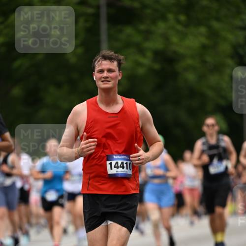 29.06.2025 - hella hamburg halbmarathon Dr. Thomas Lammeyer http://msf.ph/oto/8425592 29.06.2025 10:50:03 Kennedybrücke 1060, 1085, 1465, 2550, 2657, 2664, 2846, 2954, 2965, 3357, 3377, 3879, 3993, 4102, 4119, 4820, 5108, 5190, 5339, 5703, 5914, 6393, 6763, 6980, 7699, 7912, 8272, 8594, 9536, 10562, 10727, 11119, 11332 meine-sportfotos.de