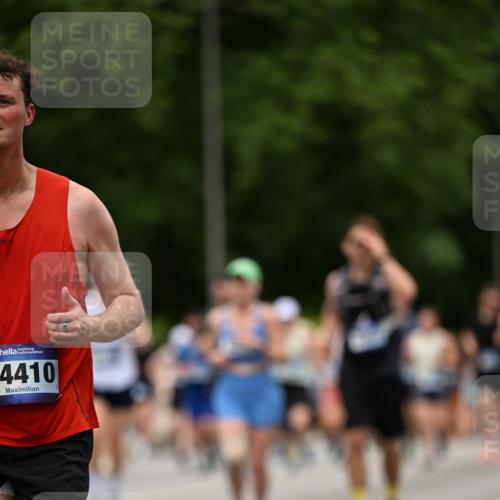 29.06.2025 - hella hamburg halbmarathon Dr. Thomas Lammeyer http://msf.ph/oto/8425624 29.06.2025 10:50:04 Kennedybrücke 1060, 1085, 1465, 1854, 2217, 2657, 2664, 2846, 2954, 2965, 3357, 3377, 3879, 3993, 4099, 4102, 4119, 4820, 5108, 5190, 5339, 5703, 5914, 6393, 6763, 6980, 7699, 7912, 8272, 8594, 9536, 10562, 11119, 11332 meine-sportfotos.de