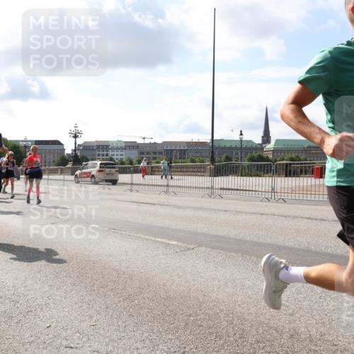 29.06.2025 - hella hamburg halbmarathon Lena Gebhardt http://msf.ph/oto/8425631 29.06.2025 09:52:33 Lombardsbrücke 14703, 403, 12365, 1057, 1070, 1139, 1163, 1169, 1176, 1220, 1415, 1468, 1512, 1604, 1613, 1631, 1763, 2189, 3109, 3124, 3305, 3618, 3852, 4080, 4277, 4497, 4565, 4691, 4871, 4915, 4933, 5007, 5011, 5336, 5477, 5690, 6373, 6550, 6711, 7067, 7191, 7325, 7432, 7451, 7599, 7710, 7843, 7865, 7961, 8564, 8852, 9348, 9444, 9547, 9659, 10493, 10741, 10796, 11062, 11495, 11679, 11779, 11821, 12046, 12772, 13403, 13614, 13728, 14257 meine-sportfotos.de