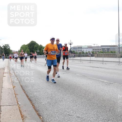 29.06.2025 - hella hamburg halbmarathon Lena Gebhardt http://msf.ph/oto/8425642 29.06.2025 10:28:52 Lombardsbrücke 8560, 160436418, 1518, 1557, 1869, 2688, 3717, 4161, 4362, 4700, 4834, 4982, 5167, 5249, 5250, 5718, 5903, 5939, 6102, 6418, 7169, 7980, 8560, 9642, 9716, 9855, 10068, 10434, 12099, 12442, 13400, 14205, 15143, 15256, 15452, 15453, 16125, 16643, 18293, 18604, 19180 meine-sportfotos.de