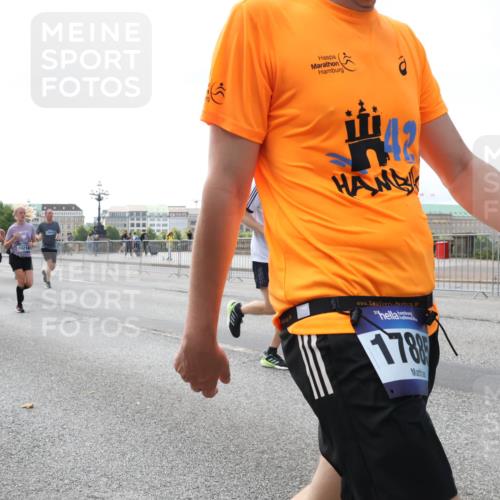 29.06.2025 - hella hamburg halbmarathon Lena Gebhardt http://msf.ph/oto/8425646 29.06.2025 10:06:28 Lombardsbrücke 15462, 10214, 9, 1788, 1245, 1766, 3062, 4542, 4666, 4868, 5431, 5807, 5951, 6314, 6664, 7138, 8051, 8290, 8316, 9361, 9560, 10214, 10297, 10736, 10781, 10886, 12371, 13042, 13054, 13475, 13481, 13863, 14369, 14607, 14987, 15113, 15145, 15229, 15377, 15462, 15537, 15766, 15772, 15858, 16441, 16692, 16933, 17059, 17239, 17746, 18042, 18381, 18575, 18577, 18652, 18768, 18828, 18910, 18913, 18966 meine-sportfotos.de
