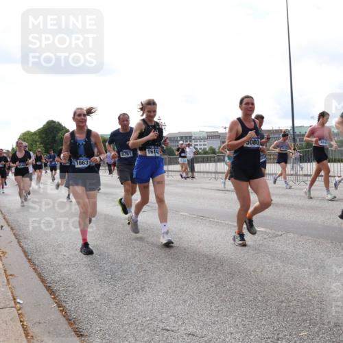 29.06.2025 - hella hamburg halbmarathon Lena Gebhardt http://msf.ph/oto/8425650 29.06.2025 10:19:19 Lombardsbrücke 5080, 19193, 8761, 16142, 18151, 1663, 2311, 1145, 1332, 1349, 1534, 1708, 1718, 1755, 2017, 2096, 2311, 2589, 2795, 2802, 2812, 2895, 2993, 2995, 3026, 3105, 3118, 3446, 3631, 4718, 4722, 4845, 4979, 5034, 5035, 5080, 5098, 5123, 5178, 5323, 5429, 5449, 5849, 6194, 6249, 6413, 6444, 6477, 6482, 6542, 6736, 6939, 7143, 7252, 8537, 8575, 8761, 8778, 8780, 9252, 9270, 9272, 9549, 9652, 9756, 9757, 9856, 10037, 10039, 10124, 10129, 10467, 10540, 10816 meine-sportfotos.de