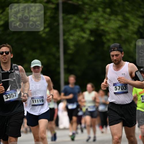 29.06.2025 - hella hamburg halbmarathon Dr. Thomas Lammeyer http://msf.ph/oto/8425708 29.06.2025 10:50:08 Kennedybrücke 1060, 1085, 1465, 1854, 2217, 2657, 2664, 2846, 2954, 2965, 3357, 3377, 3879, 3993, 4099, 4102, 4119, 4820, 5108, 5190, 5339, 5703, 5914, 6393, 6763, 6788, 6980, 7699, 7983, 8272, 8594, 9536, 10562, 11119, 11332 meine-sportfotos.de