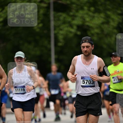 29.06.2025 - hella hamburg halbmarathon Dr. Thomas Lammeyer http://msf.ph/oto/8425729 29.06.2025 10:50:08 Kennedybrücke 1060, 1085, 1465, 1854, 2217, 2657, 2664, 2846, 2954, 2965, 3357, 3377, 3879, 3993, 4099, 4102, 4119, 4820, 5108, 5190, 5339, 5703, 5914, 6393, 6763, 6788, 6980, 7699, 7983, 8272, 8594, 9536, 10562, 11119, 11332 meine-sportfotos.de