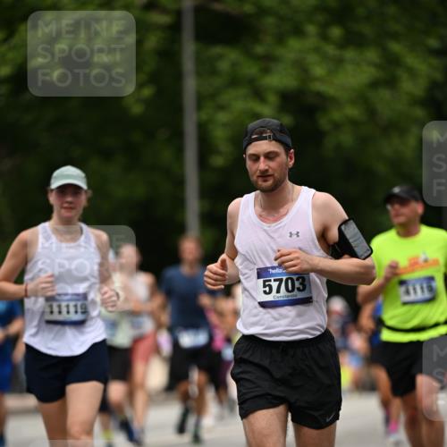 29.06.2025 - hella hamburg halbmarathon Dr. Thomas Lammeyer http://msf.ph/oto/8425741 29.06.2025 10:50:09 Kennedybrücke 1060, 1085, 1465, 1854, 2217, 2657, 2664, 2846, 2954, 2965, 3357, 3377, 3879, 3993, 4099, 4102, 4119, 4820, 5108, 5190, 5339, 5703, 5914, 6393, 6763, 6788, 6980, 7699, 7983, 8272, 8594, 9536, 11119, 11332 meine-sportfotos.de