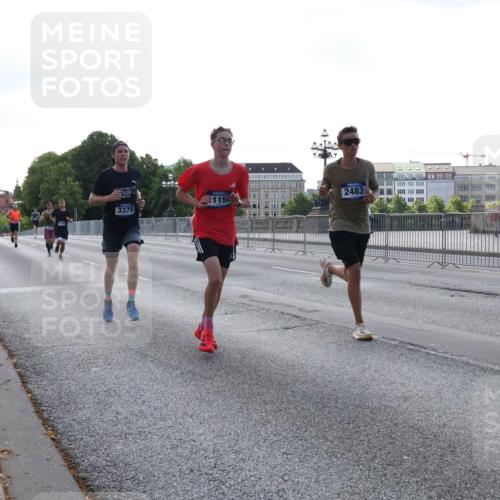 29.06.2025 - hella hamburg halbmarathon Lena Gebhardt http://msf.ph/oto/8425757 29.06.2025 09:43:50 Lombardsbrücke 1150, 3379, 2483, 1953, 2075, 2180, 2203, 2483, 3189, 3379, 5308, 6090, 7380, 8318, 8376, 9804, 10222, 10351, 11150, 13383, 13606, 13941, 15023, 15136, 17040, 17893, 18763, 18832 meine-sportfotos.de