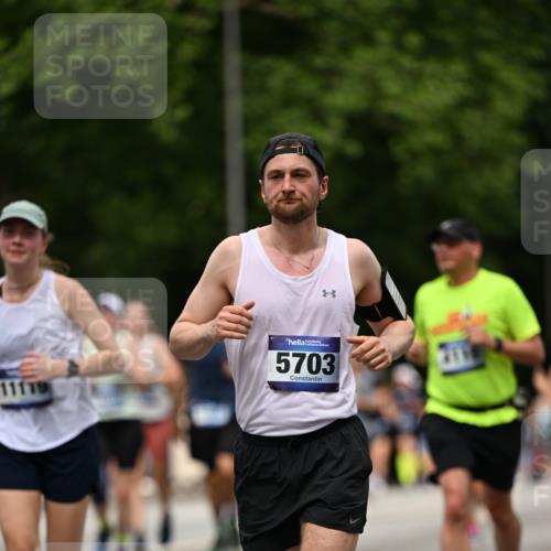 29.06.2025 - hella hamburg halbmarathon Dr. Thomas Lammeyer http://msf.ph/oto/8425761 29.06.2025 10:50:09 Kennedybrücke 1060, 1085, 1465, 1854, 2217, 2657, 2664, 2846, 2954, 2965, 3357, 3377, 3879, 3993, 4099, 4102, 4119, 4820, 5108, 5190, 5339, 5703, 5914, 6393, 6763, 6788, 6980, 7699, 7983, 8272, 8594, 9536, 11119, 11332 meine-sportfotos.de