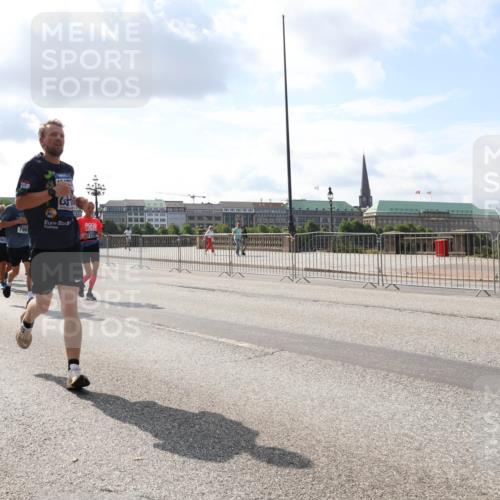 29.06.2025 - hella hamburg halbmarathon Lena Gebhardt http://msf.ph/oto/8425782 29.06.2025 09:52:34 Lombardsbrücke 14703, 10796, 40300, 796, 122, 1057, 1070, 1139, 1163, 1169, 1176, 1220, 1415, 1468, 1512, 1604, 1613, 1631, 1763, 1782, 2189, 2233, 3109, 3124, 3305, 3618, 3852, 4080, 4277, 4497, 4565, 4691, 4871, 4915, 4933, 5007, 5011, 5336, 5477, 5690, 6373, 6550, 6711, 7067, 7191, 7325, 7432, 7451, 7599, 7710, 7843, 7865, 7961, 8564, 8852, 9348, 9444, 9547, 9659, 10493, 10741, 10796, 11062, 11495, 11679, 11779, 11821, 12046, 12772, 13403, 13614, 13728, 14257 meine-sportfotos.de