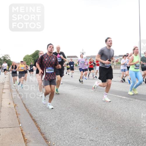 29.06.2025 - hella hamburg halbmarathon Lena Gebhardt http://msf.ph/oto/8425795 29.06.2025 10:53:35 Lombardsbrücke 12082, 764, 5562, 11914, 6044, 9685, 1340, 1687, 1709, 1753, 1900, 1906, 1984, 2065, 2079, 2409, 2429, 3055, 3226, 4195, 4595, 4626, 4801, 5428, 5430, 5562, 5815, 5856, 5857, 6039, 6041, 6044, 6273, 6306, 6913, 6996, 7039, 7068, 7483, 7537, 7611, 7614, 7876, 7890, 8189, 8212, 8414, 8515, 8906, 9077, 9456, 9531, 9685, 9764, 9771, 9785, 10043, 10175, 10490, 12193, 12219, 12700, 13916, 13917, 14038 meine-sportfotos.de