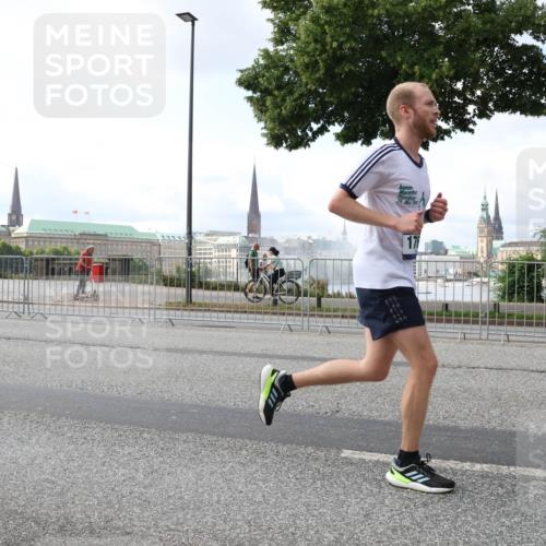 29.06.2025 - hella hamburg halbmarathon Lena Gebhardt http://msf.ph/oto/8425830 29.06.2025 10:06:29 Lombardsbrücke 25, 1245, 1766, 3062, 4542, 4666, 4868, 5431, 5807, 5951, 6314, 6664, 7138, 8051, 8290, 8316, 9361, 9560, 10214, 10297, 10736, 10781, 10886, 12371, 13042, 13054, 13475, 13481, 13863, 14369, 14607, 14987, 15113, 15145, 15229, 15377, 15462, 15537, 15772, 15858, 16692, 16933, 17059, 17239, 17746, 18042, 18381, 18575, 18577, 18652, 18768, 18828, 18910, 18913, 18966 meine-sportfotos.de