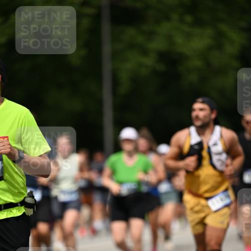 29.06.2025 - hella hamburg halbmarathon Dr. Thomas Lammeyer http://msf.ph/oto/8425865 29.06.2025 10:50:12 Kennedybrücke 1060, 1085, 1426, 1465, 1854, 2217, 2657, 2664, 2846, 2954, 2965, 3357, 3377, 3879, 3993, 4099, 4102, 4119, 4820, 5108, 5703, 5914, 6393, 6763, 6788, 6980, 7530, 7983, 8272, 8594, 11119, 11332, 11393 meine-sportfotos.de