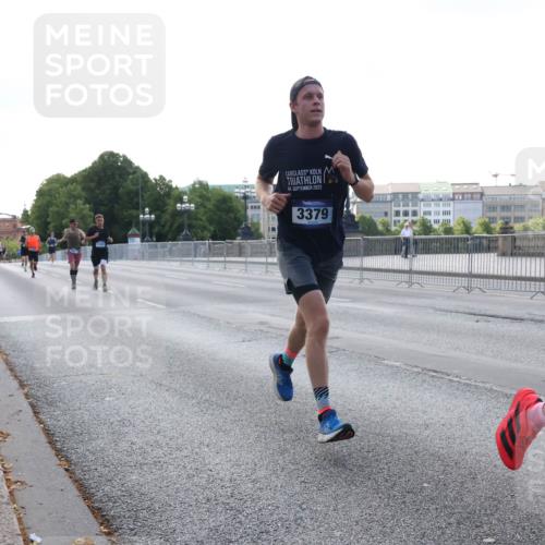 29.06.2025 - hella hamburg halbmarathon Lena Gebhardt http://msf.ph/oto/8425868 29.06.2025 09:43:51 Lombardsbrücke 04, 2022, 3379, 11, 1953, 2075, 2180, 2203, 2483, 3189, 3379, 5308, 6090, 7380, 8318, 8376, 9047, 9804, 10222, 10351, 11150, 13383, 13606, 13941, 15023, 15136, 17040, 17893, 18763, 18832 meine-sportfotos.de