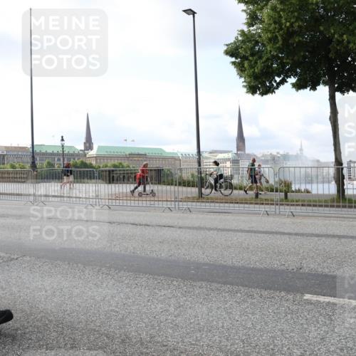 29.06.2025 - hella hamburg halbmarathon Lena Gebhardt http://msf.ph/oto/8425878 29.06.2025 10:06:30 Lombardsbrücke 15462, 1245, 1766, 3062, 4542, 4666, 4868, 5431, 5807, 5951, 6314, 6664, 7138, 8290, 8316, 9361, 9560, 10214, 10297, 10736, 10781, 10886, 12371, 13042, 13054, 13475, 13481, 13863, 14369, 14607, 14987, 15113, 15145, 15229, 15377, 15462, 15537, 15772, 15858, 16692, 16933, 17059, 17239, 17746, 18042, 18381, 18575, 18577, 18652, 18768, 18828, 18910, 18913, 18966 meine-sportfotos.de