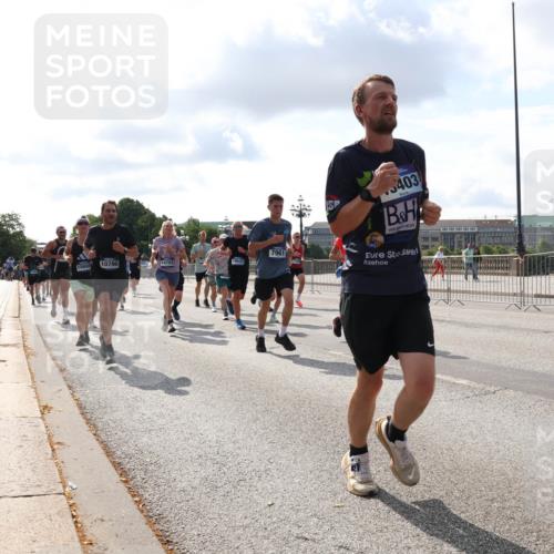 29.06.2025 - hella hamburg halbmarathon Lena Gebhardt http://msf.ph/oto/8425895 29.06.2025 09:52:35 Lombardsbrücke 15808, 15808, 10796, 14703, 18637, 5403, 7961, 1057, 1070, 1139, 1163, 1169, 1176, 1220, 1415, 1468, 1512, 1604, 1613, 1631, 1763, 1782, 2189, 2233, 3109, 3124, 3305, 3618, 3852, 4080, 4277, 4497, 4565, 4691, 4871, 4915, 4933, 5007, 5011, 5476, 5477, 5690, 6373, 6550, 6711, 7067, 7191, 7325, 7432, 7451, 7599, 7710, 7843, 7865, 7961, 8852, 9348, 9444, 9547, 10493, 10741, 10796, 11062, 11495, 11679, 11779, 11821, 12046, 12772, 13403, 13614, 13728, 14257 meine-sportfotos.de