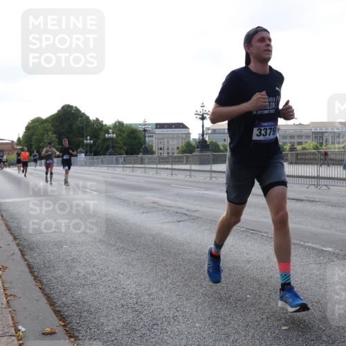 29.06.2025 - hella hamburg halbmarathon Lena Gebhardt http://msf.ph/oto/8425933 29.06.2025 09:43:51 Lombardsbrücke 04, 2022, 3379, 1953, 2075, 2180, 2203, 2483, 3189, 3379, 5308, 6090, 7380, 8318, 8376, 9047, 9804, 10222, 10351, 11150, 13383, 13606, 13941, 15023, 15136, 17040, 17893, 18763, 18832 meine-sportfotos.de