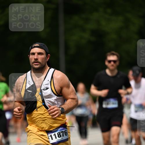 29.06.2025 - hella hamburg halbmarathon Dr. Thomas Lammeyer http://msf.ph/oto/8425935 29.06.2025 10:50:14 Kennedybrücke 1060, 1085, 1421, 1426, 1465, 1854, 2217, 2657, 2664, 2846, 2954, 2965, 3357, 3377, 3879, 4099, 4102, 4119, 4820, 5108, 5703, 5914, 6393, 6763, 6788, 6980, 7530, 7983, 8272, 8594, 11119, 11332, 11393 meine-sportfotos.de